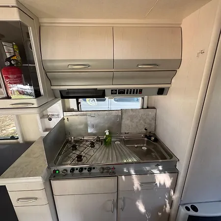 Obytny Karavan Goltsch Jenikau